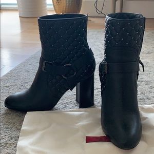 Authentic Valentino boots size 38 1/2